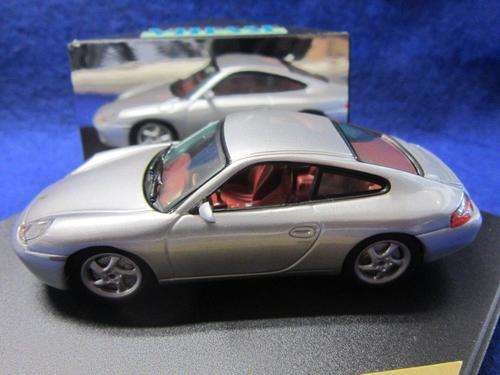 Vitesse  - Porsche 911 Carrera 4 Artic Silver 1998 1:43 Scale