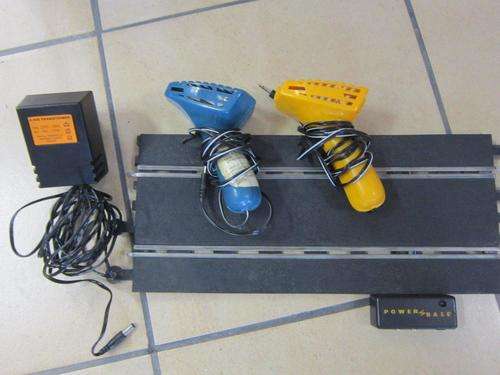 Scalextric Powerbase, Powersupply and 2 Controllers (classic track 1:32 Scale)
