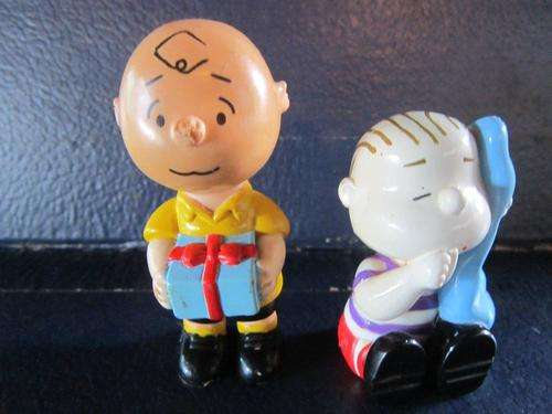2 x Peanuts Characters Hard Rubber - 8cm