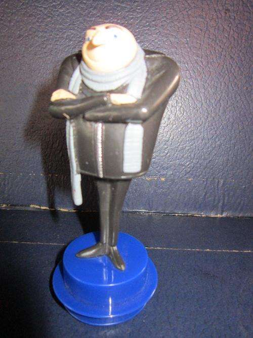 Despicable Me 2 Character on a Plinth-  Hard Rubber +-10.5cm -