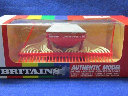 Britains - Accord seed drill  - 1:32 Scale Made in England