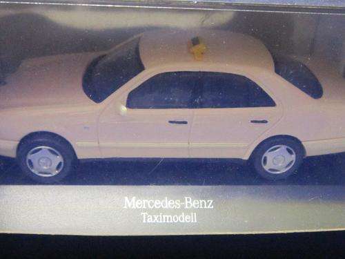 Modelauto - Collection Mercedes-Benz Taxi Model 1:43 Scale