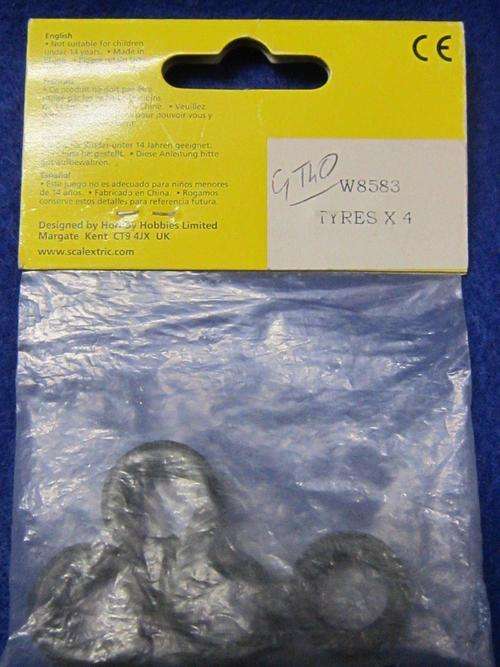 Scalextric - W8583 Pack of 4 Tyres - Ford GT40 1:32 Scale