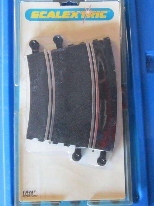 Scalextric - Pack of 2 new R3 outer curve C8027 - classic track (NOS)