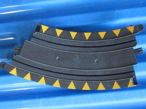 Scalextric Micro - Banked Short Corner L7550 1:64 Scale