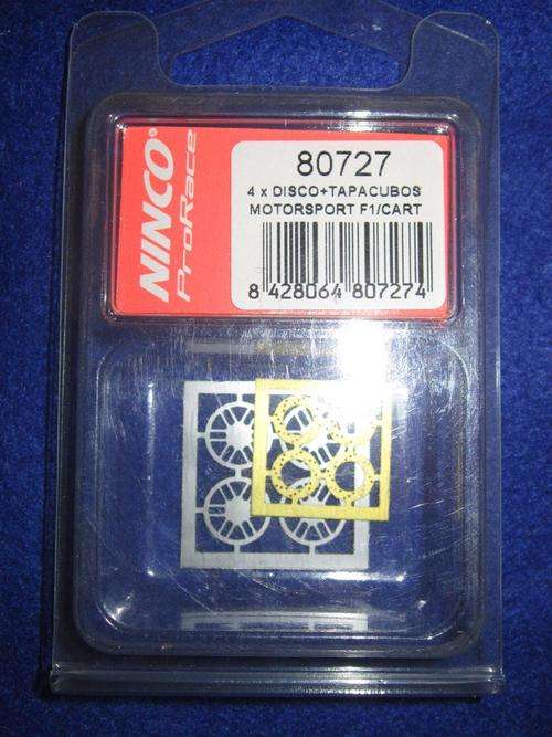 Ninco - 80727 - 4 x Disc + Hubcaps Motorsport  F1/ Cart-  1:32 Scale