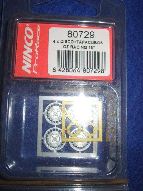 Ninco - 80729 - 4 x Disc + Hubcaps Oz Racing 15` -  1:32 Scale