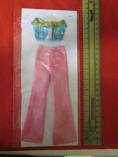 Doll outfit 19