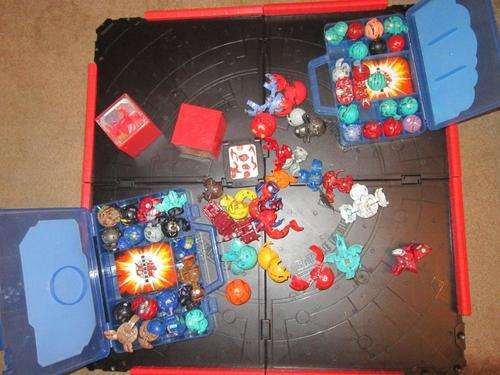 Large Job lof Bakugan Brawlers, cards and battlefield