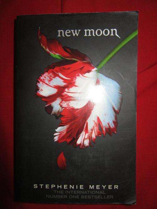 Twilight  saga - New Moon - Stephenie Meyer -  Soft Cover