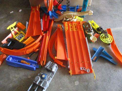 Hotwheels - Large Job Lot Tracks Launchers etc - See Pics