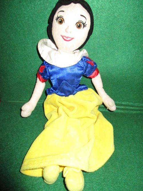 Snow White Rag Doll - +/- 37cm