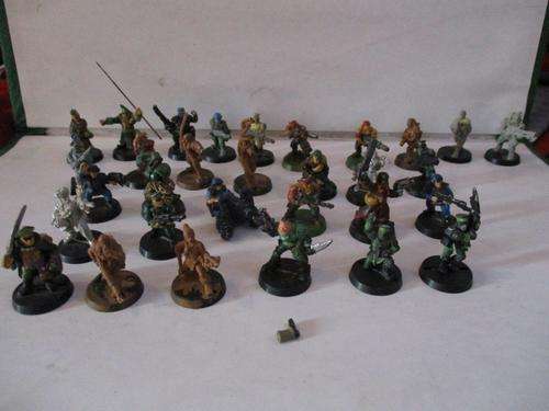 Job Lot Warhammer (29) Metal Figures with plates + 2 Plastic ones