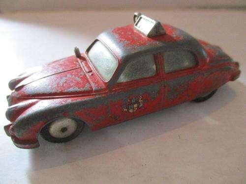 Corgi toys jaguar 2.4 litre - Fire Chief made in Great Britain