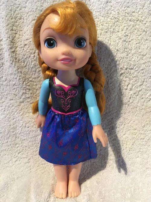 Frozen Toddler Doll Elsa - Made by Disney +- 30cm Tall