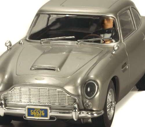 Scalextric C3162A James Bond 007 Casino Royale - Aston Martin DB5 1:32 Scale Limited Edition