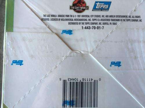 The Lost World Jurassic Park Movie Trading Cards - Topps per Box of 36 (New Sealed) released 1997