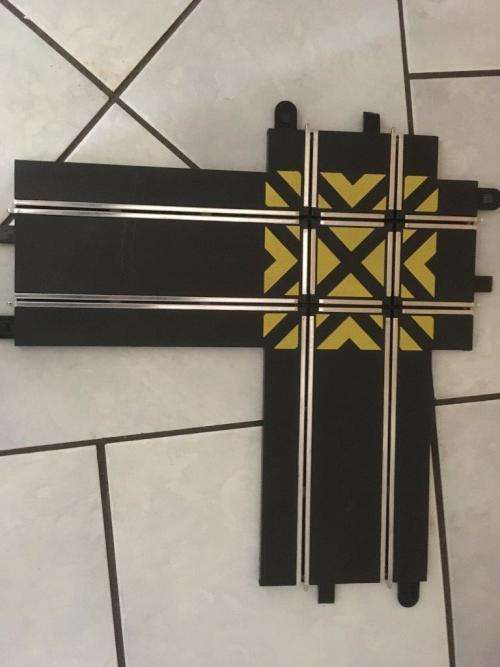 Scalextric - 90 Deg Straight Cross Over Sports Track 1:32 Scale