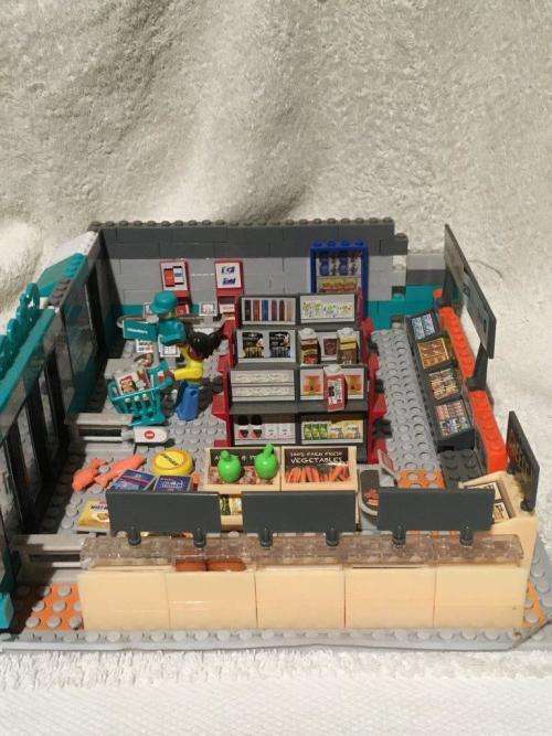 Little Checkers Shop + Truck (See pictures)
