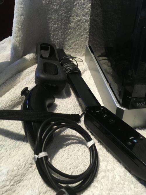 Nintendo Wii - Black, Controller, Nunchuck, PSU, Sensor, Cables Stand, Silicone Controller Sleve