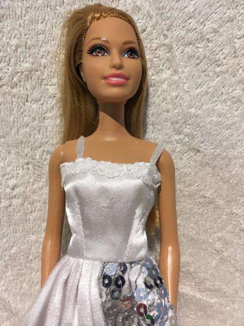Barbie Mattel Doll 2011
