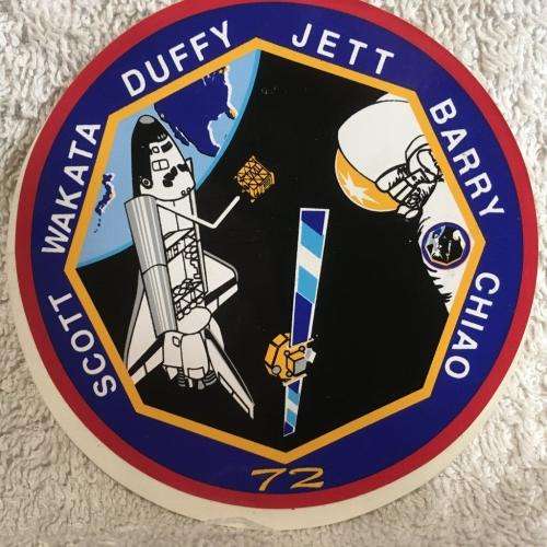 Sticker - STS - 72 Crew Patch Sticker -  NASA Kennedy Space Center (NOS)