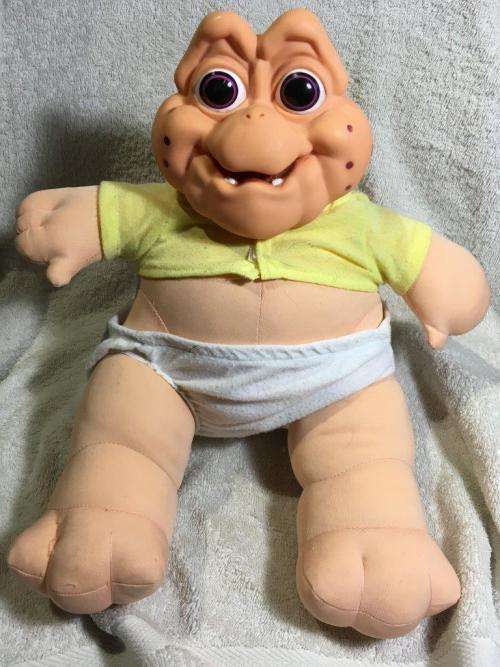 Vintage Baby Sinclair "Not the Mama" from the 1990's TV Series Dinosaurs +-37cm