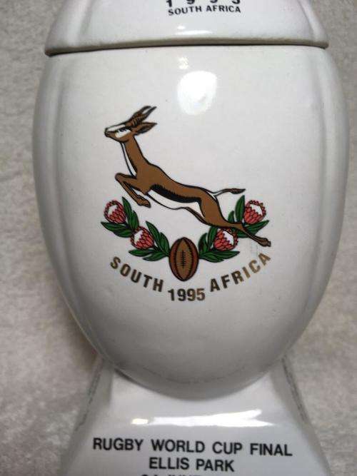 1995 Official Rugby World Cup Commemorative China Rugby Ball decanter +-20cm tall