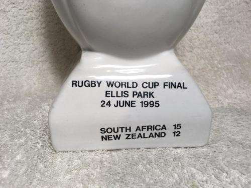 1995 Official Rugby World Cup Commemorative China Rugby Ball decanter +-20cm tall
