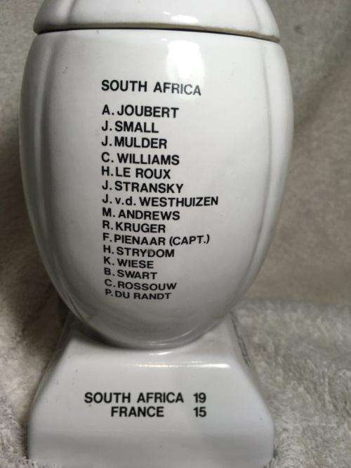 1995 Official Rugby World Cup Commemorative China Rugby Ball decanter +-20cm tall