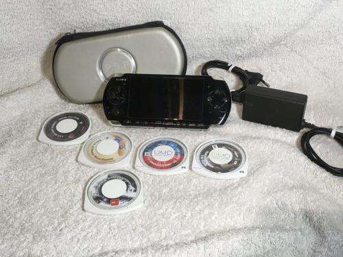 Sony PSP 1004  + Carry Case Charger 5 Games 32mb Memory Card