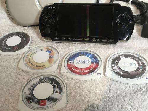 Sony PSP 1004  + Carry Case Charger 5 Games 32mb Memory Card