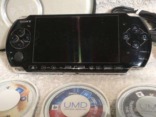 Sony PSP 1004  + Carry Case Charger 5 Games 32mb Memory Card