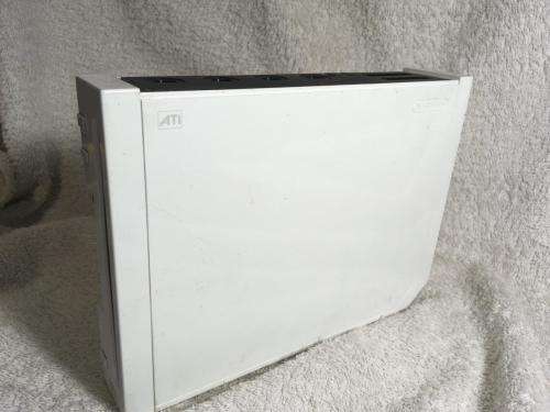 Nintendo Wii - White, Working but not reading discs - top dust covers missing Spares or repair