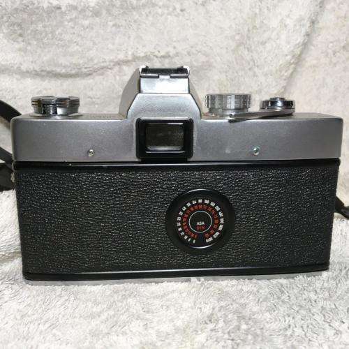 Vintage Minolta SRT303 c/w 50mm Lense + Bushnell Automatic 1:3,5 1=200mm Lense