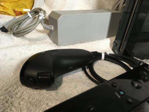 Nintendo Wii - Black, Controller, Nunchuck, PSU, Sensor, Cables - top dust covers missing
