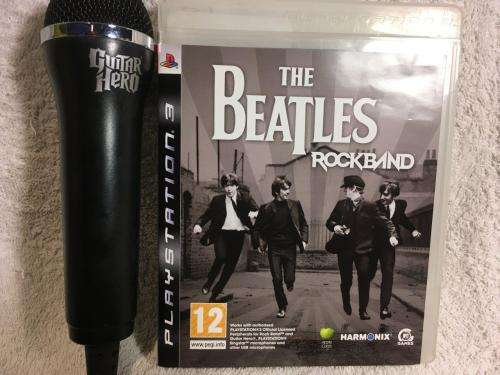 PS3 - The Beatles Rock Band + Wired Guitar Hero Microphone
