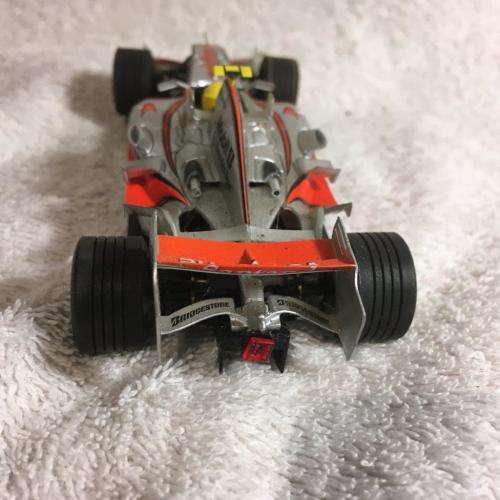 SCX - F1 McLaren Vodafone MP4-21 - 1:32 Scale