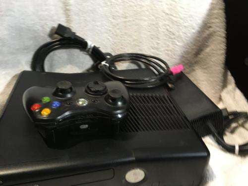 Xbox 360S Console Black 320 Gig Hard Drive Controller, PSU + HDMI Cable