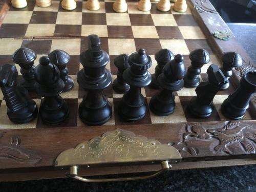 Vintage Wooden Chess set In A Wooden Carry Case - See description