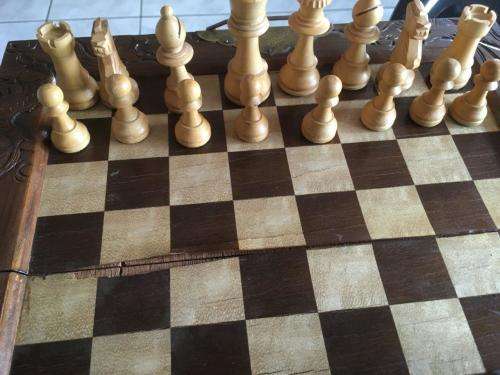 Vintage Wooden Chess set In A Wooden Carry Case - See description