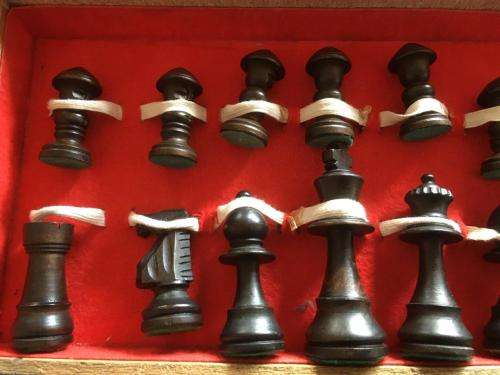 Vintage Wooden Chess set In A Wooden Carry Case - See description