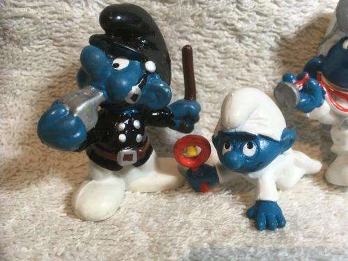 Vintage Peyo Smurfs  x 4 set 2 1970's - 1980's (Old Toy Shop Find)