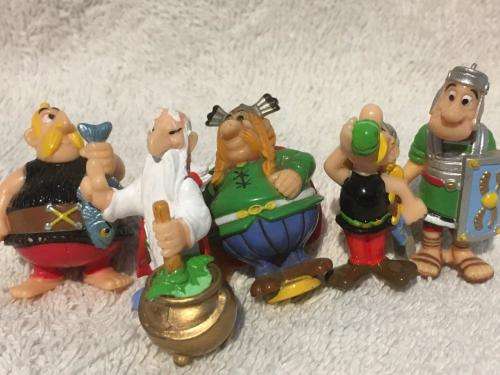 Kinder Joy Asterix Figures x 5
