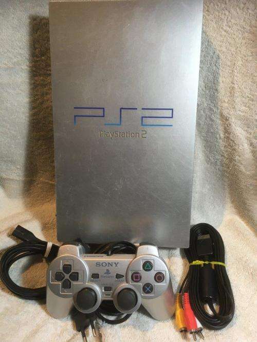 Playstation 2 - Silver PHAT c/w 1 x Original Controller, AV Cable Power Cord