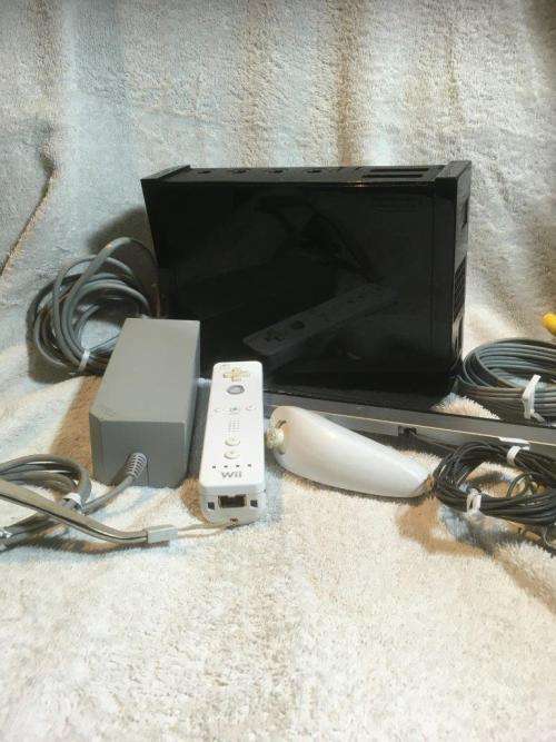 Nintendo Wii - Black, Controller, Nunchuck, PSU, Sensor, Cables - top dust covers missing