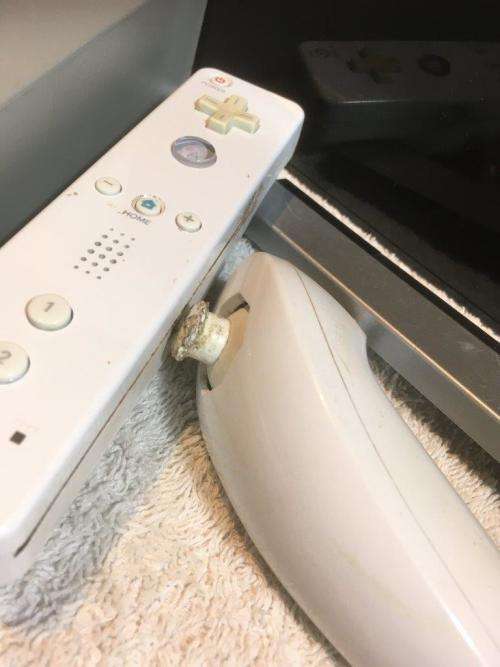 Nintendo Wii - Black, Controller, Nunchuck, PSU, Sensor, Cables - top dust covers missing