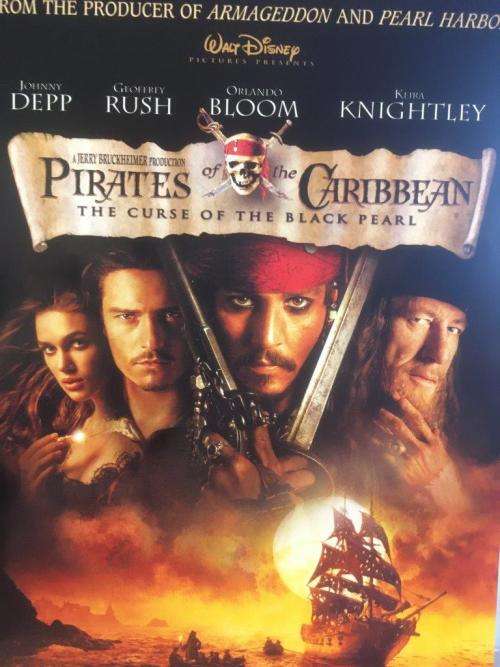 DVD - Pirates of The Caribbean On Stranger The Curse of the Black Pearl