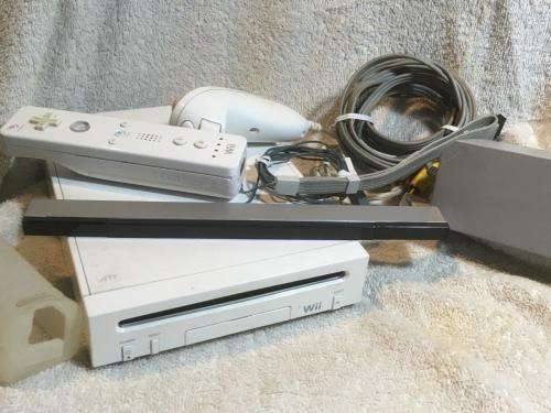 Nintendo Wii - White, Controller, Nunchuck, PSU, Sensor, Cables, Silicone Controller Sleve