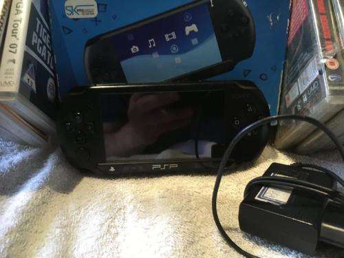 PSP Street (Boxed), 32MB Memory Card Charger, 5 Games + 4 UMD Music videos